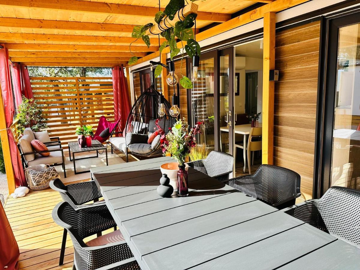 Iris Holiday Homes Biograd Na Moru Exterior foto